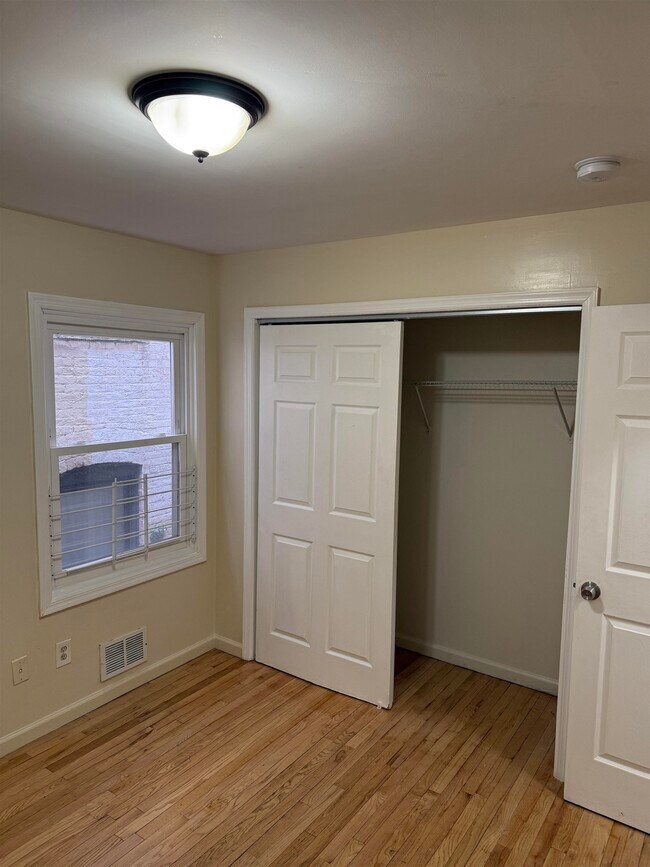 Building Photo - 189 Myrtle Ave