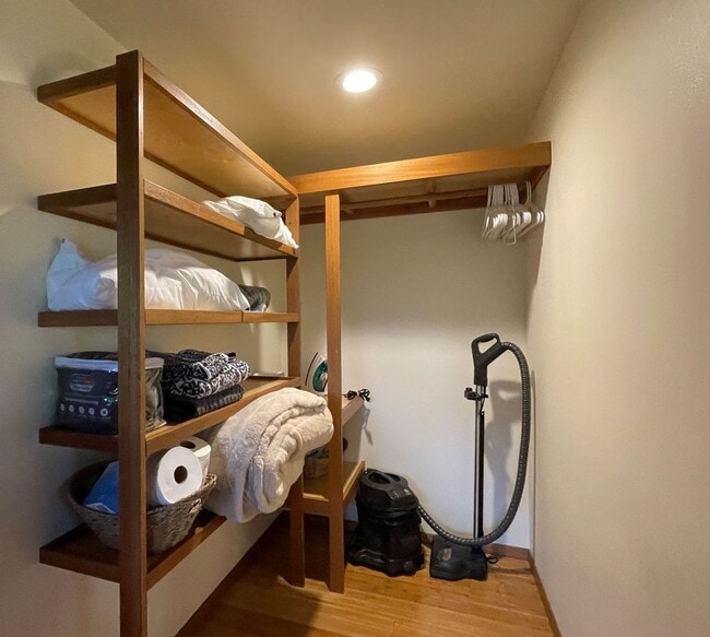 Building Photo - Charming Hamakua Coast Furnished Rental Available: 2 BR / 1.75 BA