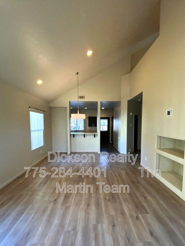 Building Photo - 5353 Desert Peach Dr