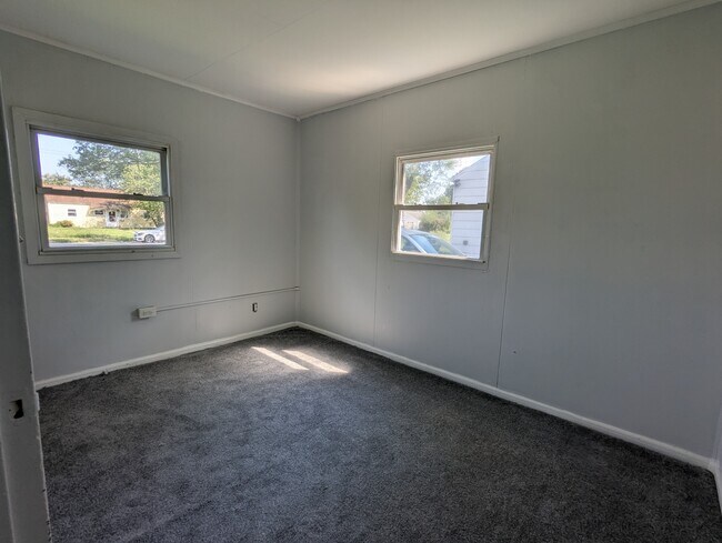 Building Photo - 281 S Hampton Rd