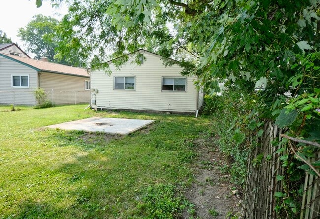 Building Photo - 20341 Rosedale St