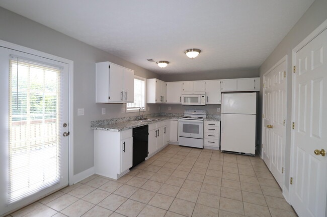 Building Photo - 215 Elkchester Cir