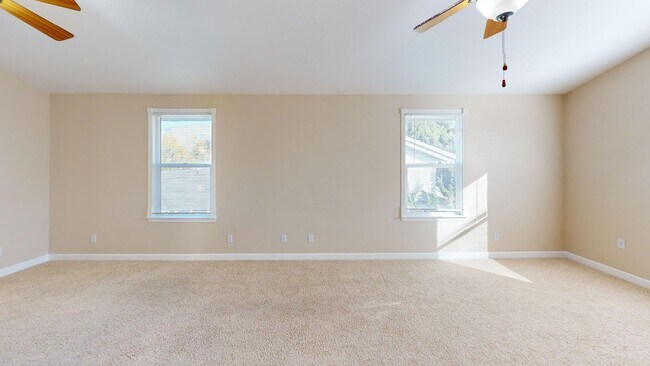 Building Photo - Branch, 367-369