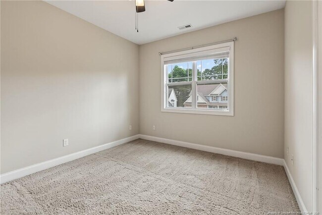 Building Photo - 95 Valley Brook Ln