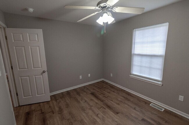 Building Photo - 4004 Snowy Owl Dr