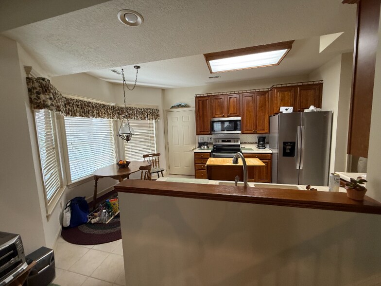 Building Photo - 206 Blue Sky Ct