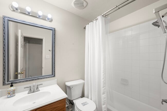 Building Photo - 10506 Linsley Lane