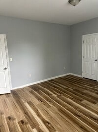 Building Photo - Newly renovated two bedroom apartments