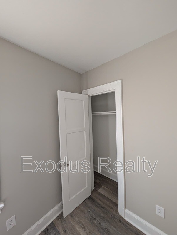 Building Photo - 1011 S Seventh