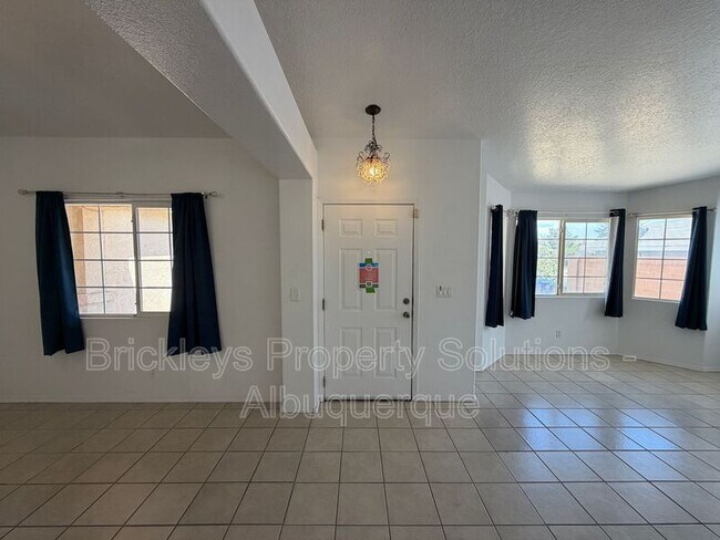 Building Photo - 1405 Secret Valley Dr SW