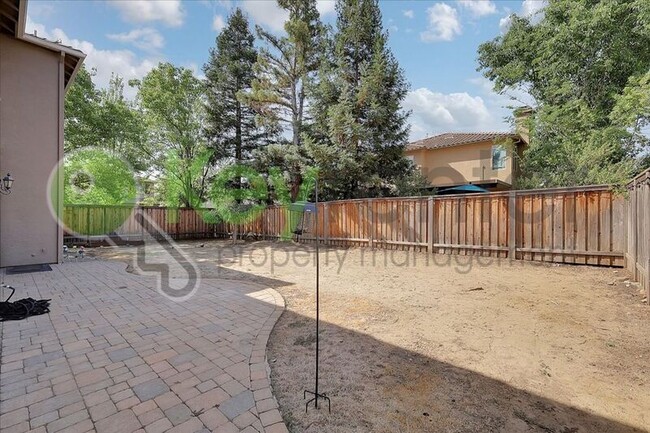 Building Photo - 6820 Cherry Ridge Cir