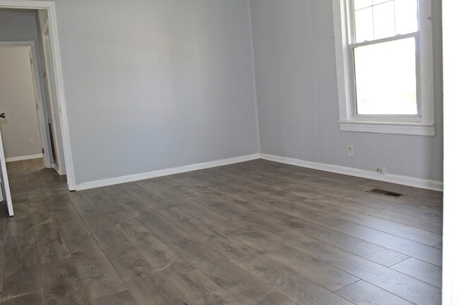 Building Photo - Alcoa City Rental Available Now