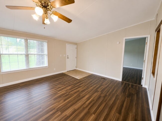 Building Photo - 402 Co Rd 126A
