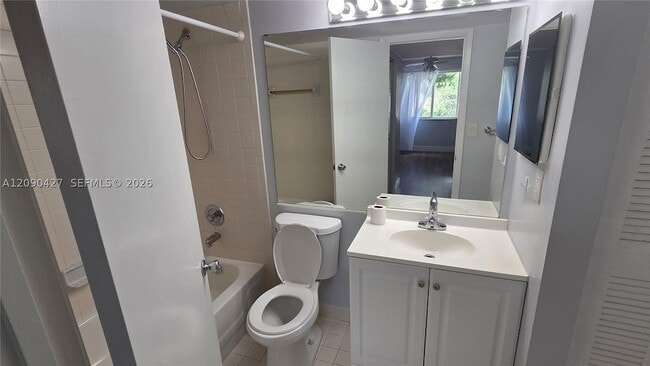 Building Photo - 832 NW 92nd Ave