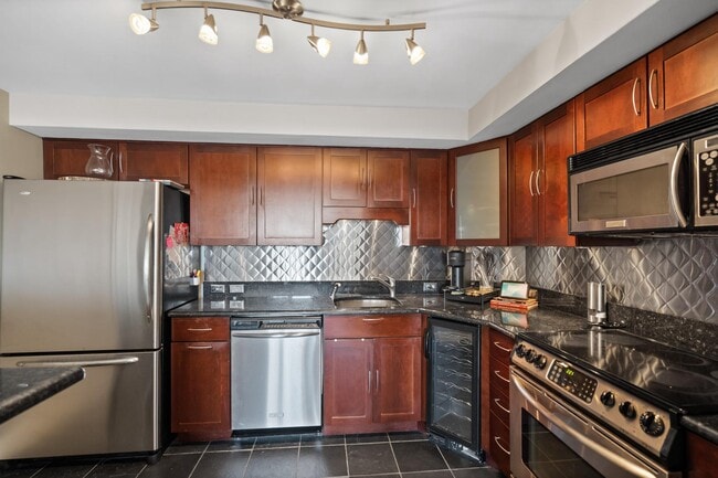 Building Photo - 1080 Wisconsin Ave NW