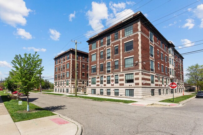 Building Photo - 1800 W Bethune St