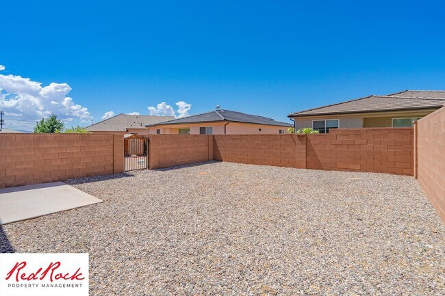 Building Photo - Newer Build! 3 Bedroom, 2.5 Bathroom with a 2 car garage!