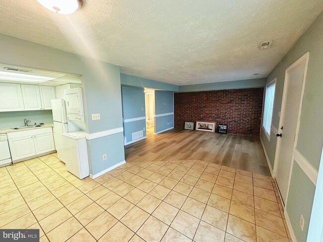 Building Photo - 807 Windstream Way