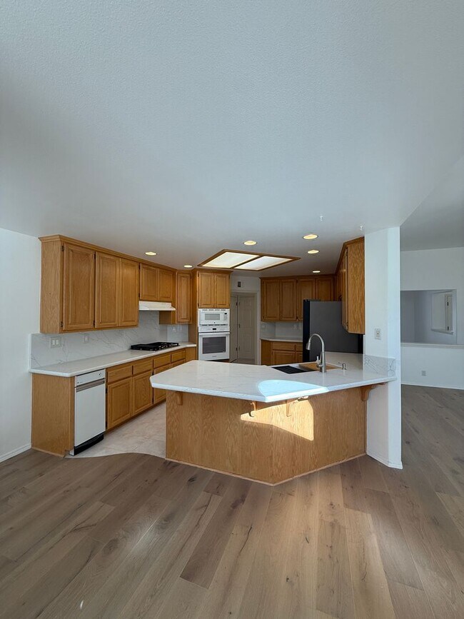 Building Photo - 2441 Iron Ridge Ct