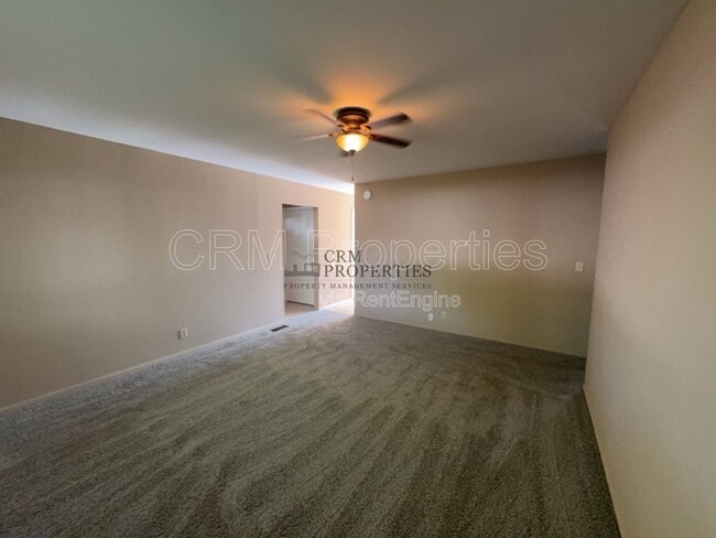 Building Photo - 2400 Balmoral Blvd
