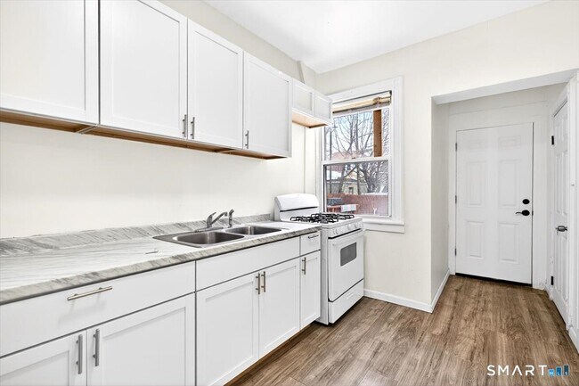 Building Photo - 408 East Ave