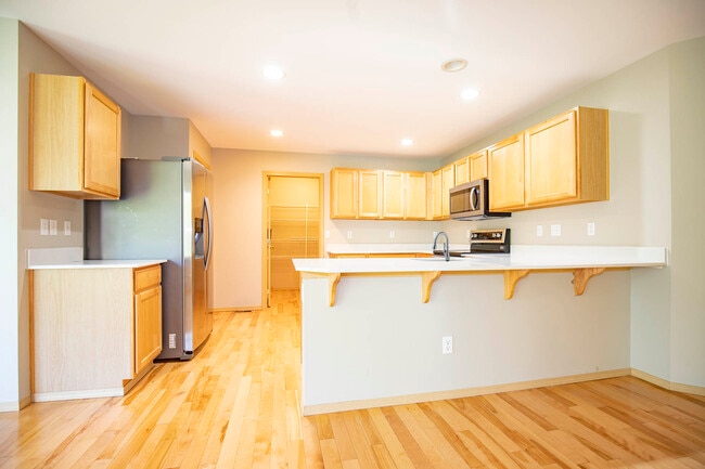 Building Photo - 34604 Cranberry Ct SE