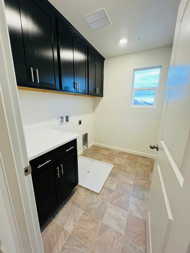 Building Photo - 5433 Riverview Ln