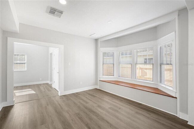 Building Photo - 1805 E Louisiana Ave