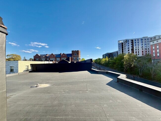 Building Photo - 1466 Commonwealth Ave