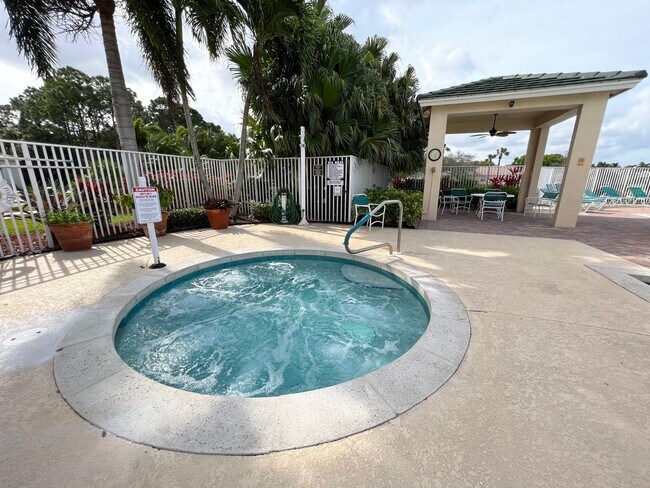 Building Photo - 3 BEDROOM, 2 BATH HOME IN THE GATED COMMUN...