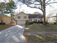 Building Photo - Lovely Home In Nall Hills-Available NOW!