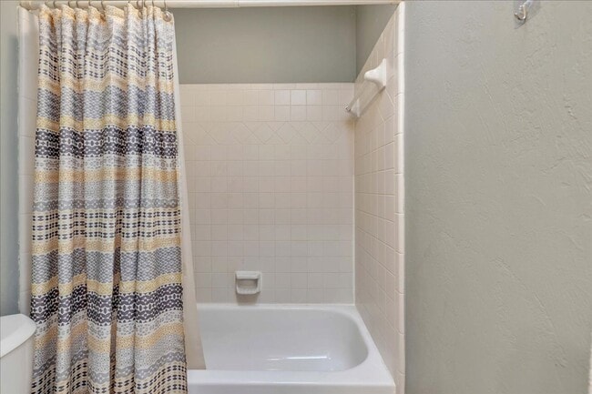 Building Photo - Look at this Bonus Room!!!