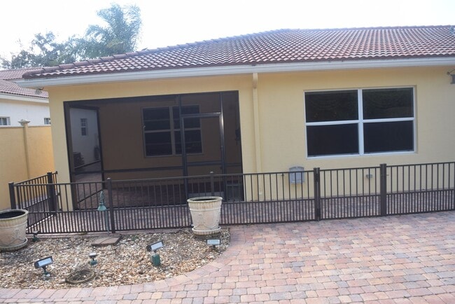 Building Photo - PGA Verano