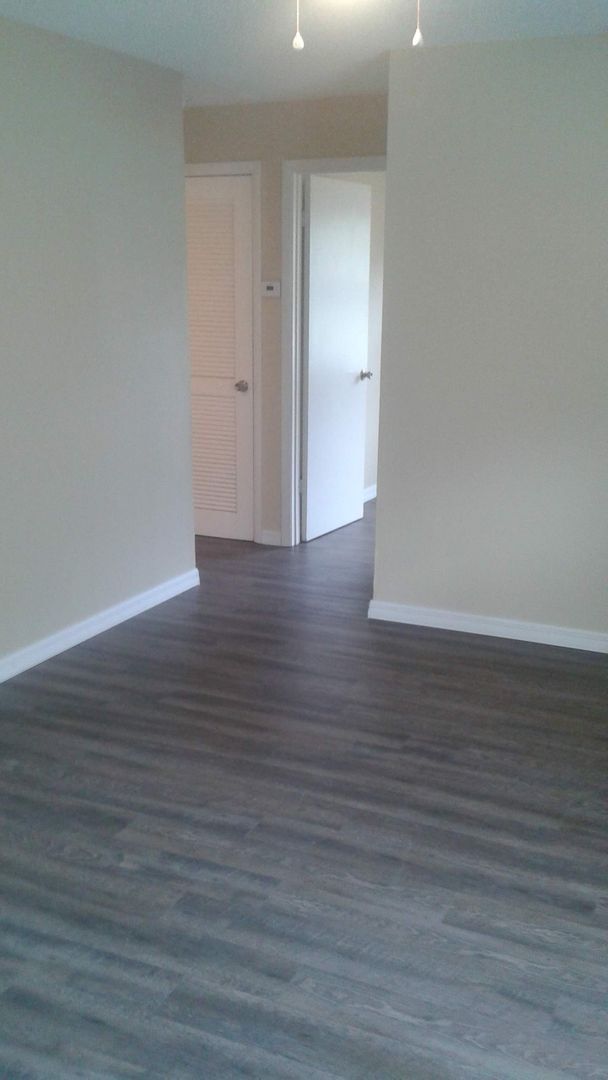 Building Photo - 410 S Hill Ave