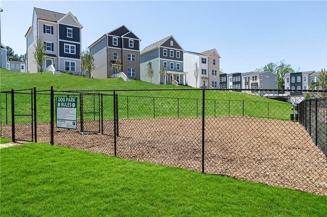 Building Photo - 2684 Brookview Dr NW