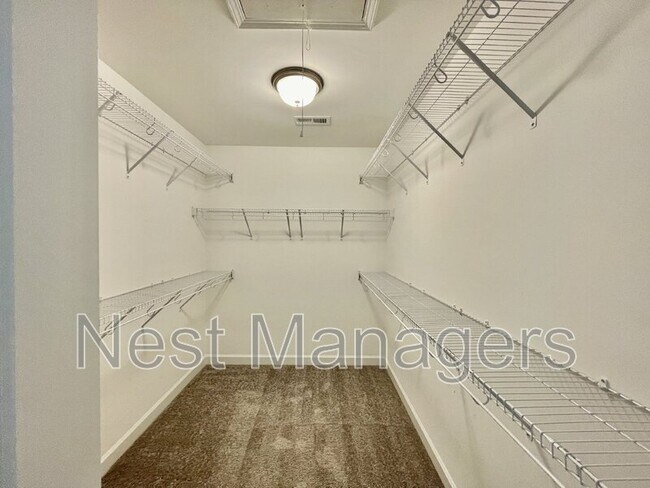 Building Photo - 1102 Norwood St