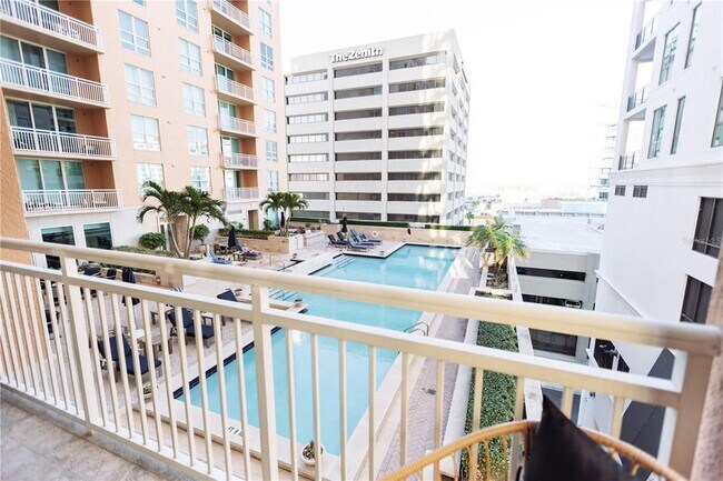 Building Photo - 1350 Main St