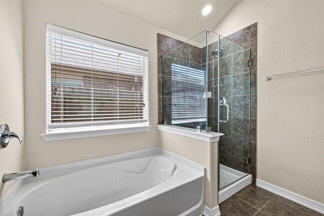 Building Photo - 26810 Henson Falls Dr