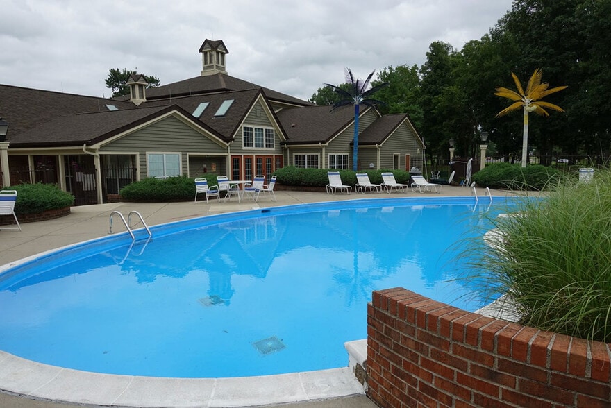 Steeplechase 6790 River Downs Dr Centerville OH 45459 Apartment Finder