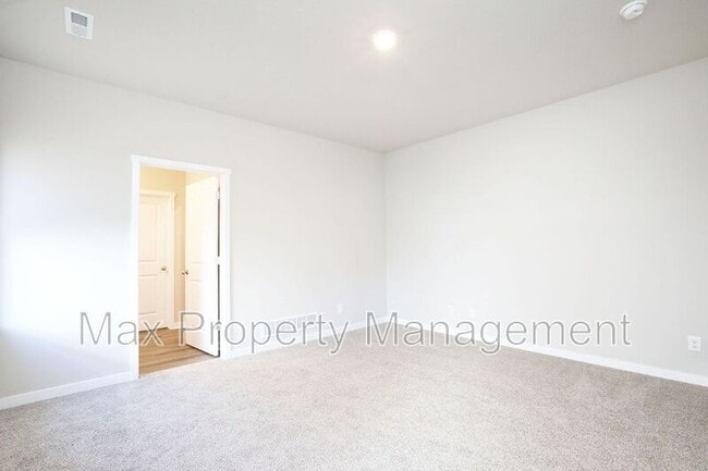 Building Photo - 2706 NW 30th Ln