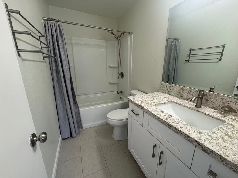 Building Photo - 1119 W Francis St