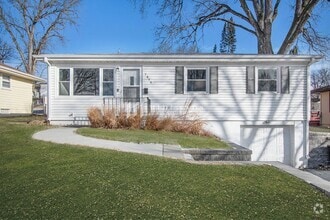 Building Photo - WESTGATE UPDATED RANCH