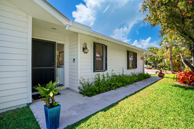 Building Photo - 10762 SE Burgee Ct