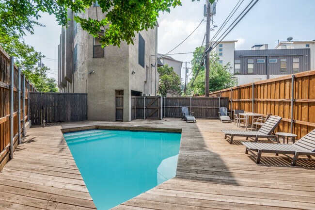Building Photo - 3907 Throckmorton St