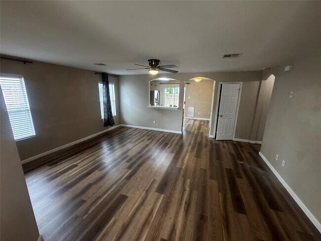 Building Photo - 108 Mesa Dr