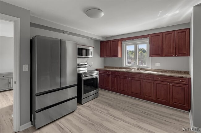 Building Photo - 273 Division St