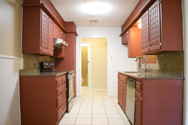 Building Photo - 3409 84th St