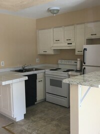 Building Photo - Spacious 1br/1ba Condo