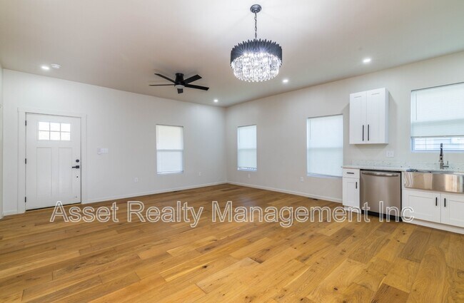 Building Photo - 1422 Beaumont Ave