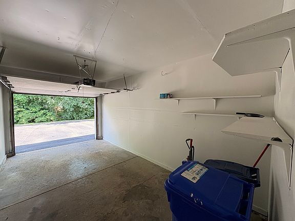 Building Photo - 410 Sunnybrook Ln